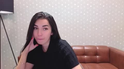 ema_grasie online show from 11/19/25, 01:44