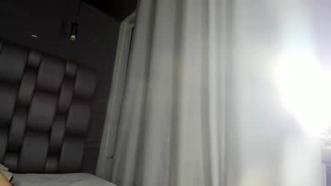 ema_grey1 online show from 11/27/25, 05:48