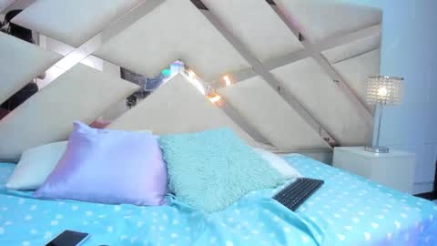 Ema Lambert  online show from 01/03/25, 07:50