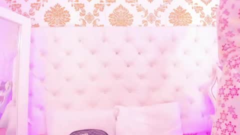 Ema Lambert  online show from 04/23/26, 12:29