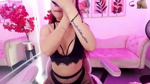 Ema louisx  online show from 03/05/26, 12:23