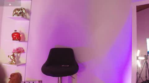 Snapshot of ema_parkerr chatting on 02/28/26, 01:06 ema_parkerr online show from 02/28/26, 01:06