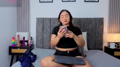 Ema online show from 11/18/25, 10:14