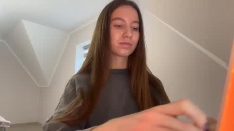 Snapshot of emberfamn chatting on 12/02/25, 11:48 Alina online show from 12/02/25, 11:48