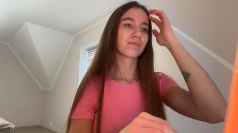 Snapshot of emberfamn chatting on 12/04/25, 11:30 Alina online show from 12/04/25, 11:30