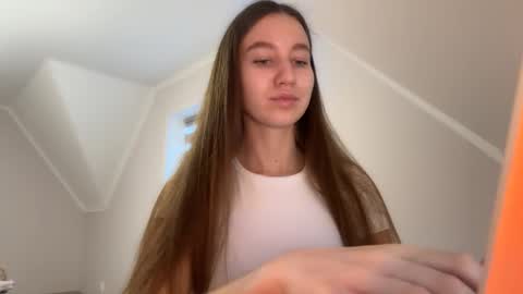 Snapshot of emberfamn chatting on 12/14/25, 01:27 Alina online show from 12/14/25, 01:27