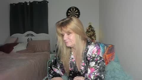 Ember Pheonixxx online show from 12/29/24, 03:33