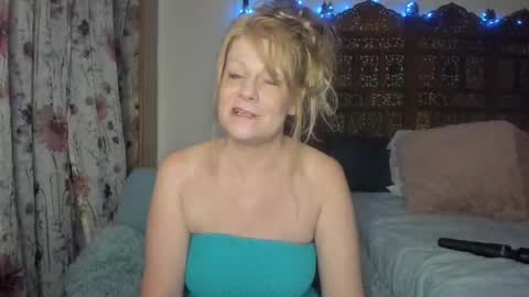 Ember Pheonixxx online show from 10/16/25, 02:23