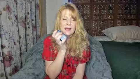 Ember Pheonixxx online show from 11/07/25, 04:12