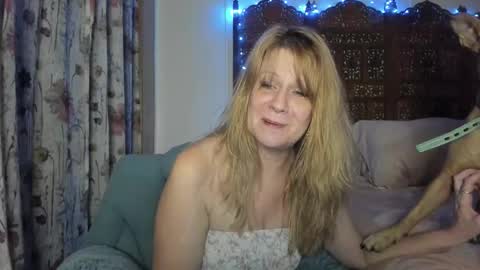 Ember Pheonixxx online show from 11/18/25, 04:28