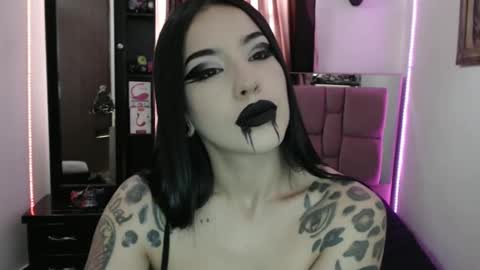 Snapshot of emearld_black chatting on 02/08/25, 03:42 Emerald Black online show from 02/08/25, 03:42