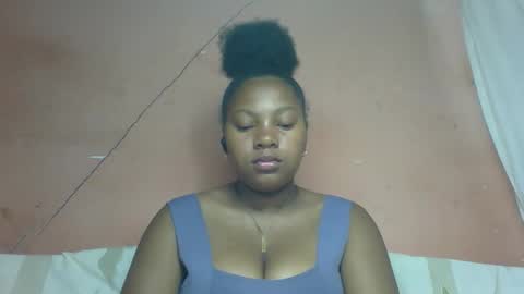 Snapshot of emeldah chatting on 01/06/26, 02:21 emelda online show from 01/06/26, 02:21