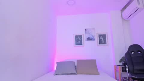 emelie_89 online show from 03/10/25, 11:53