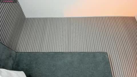 emelie_89 online show from 11/07/25, 11:43