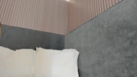 emelie_89 online show from 12/23/25, 10:13