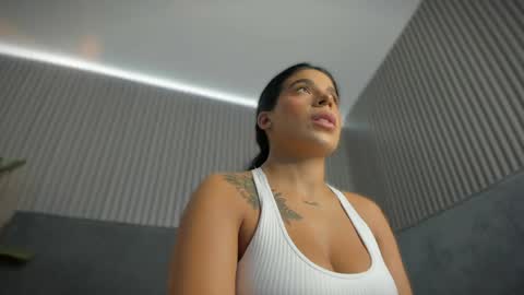 emelie_89 online show from 04/20/26, 11:35