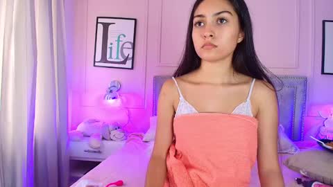 Snapshot of emelie_ch_ chatting on 01/12/25, 05:54 Emily  online show from 01/12/25, 05:54