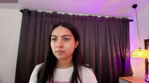 Snapshot of emelie_ch_ chatting on 05/05/26, 09:17 Emily online show from 05/05/26, 09:17