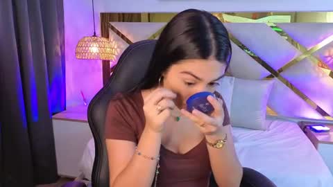 Snapshot of emelie_ch_ chatting on 06/27/26, 06:07 Emily online show from 06/27/26, 06:07