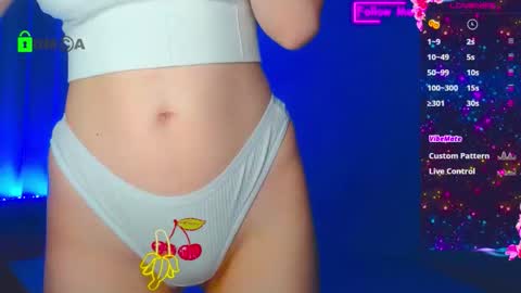 Snapshot of emelycrystal chatting on 10/17/25, 04:59 Emely online show from 10/17/25, 04:59