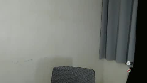 Snapshot of emelyn_fuckdoll chatting on 01/09/25, 08:24 Scarlett online show from 01/09/25, 08:24