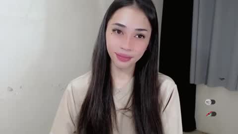 Snapshot of emelyn_fuckdoll chatting on 02/07/25, 06:03 Scarlett online show from 02/07/25, 06:03