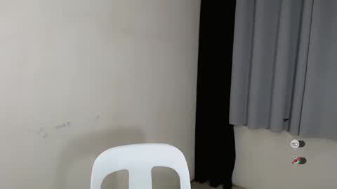 Snapshot of emelyn_fuckdoll chatting on 02/12/25, 07:44 Scarlett online show from 02/12/25, 07:44