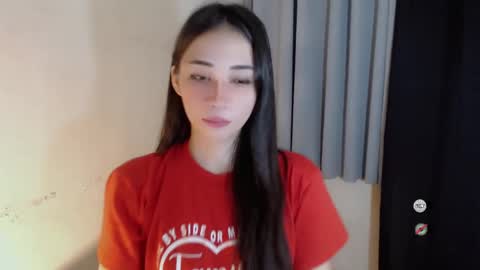 Snapshot of emelyn_fuckdoll chatting on 02/16/25, 01:05 Scarlett online show from 02/16/25, 01:05