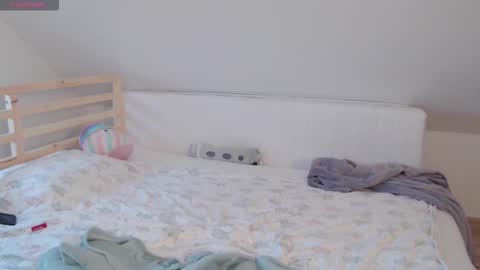 just me online show from 11/22/25, 01:54