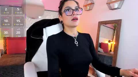 Esmeralda online show from 11/07/25, 01:11