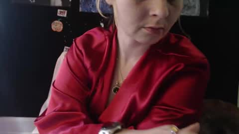 Snapshot of emeraldstrawberri chatting on 11/18/25, 07:07 emeraldstrawberri online show from 11/18/25, 07:07