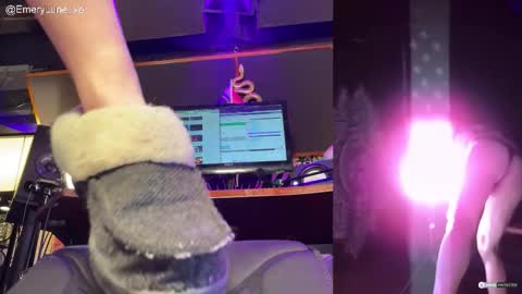 Emery Lune online show from 10/11/25, 04:44