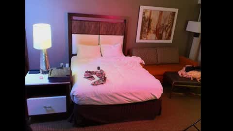 Emery Lune online show from 01/09/26, 10:51