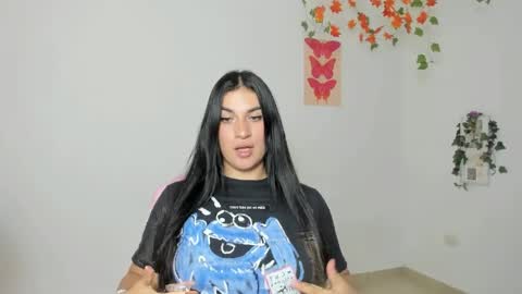 Snapshot of emi_blossom_ chatting on 04/06/26, 02:40 Emily online show from 04/06/26, 02:40
