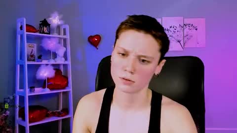 Snapshot of emi_fade chatting on 03/01/26, 10:17 emi_fade online show from 03/01/26, 10:17