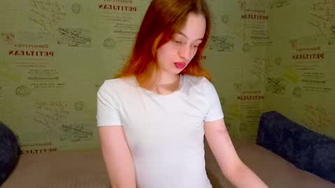 Snapshot of emi_less chatting on 05/18/26, 08:03 Emi online show from 05/18/26, 08:03
