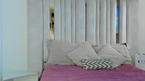 emi_royse online show from 04/22/26, 10:00