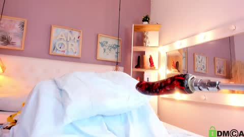 Emily Sarai online show from 01/31/25, 11:56