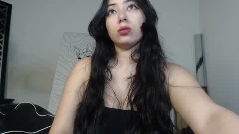 Snapshot of emiantonella_ chatting on 07/31/26, 04:34 Antonella online show from 07/31/26, 04:34