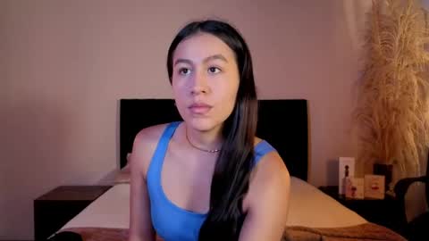 Snapshot of emigomez_ chatting on 05/12/26, 12:02 Emilia Gomez online show from 05/12/26, 12:02