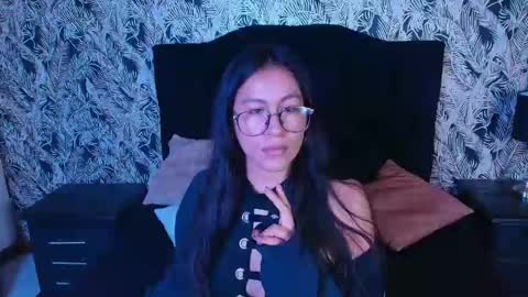 Snapshot of emigomez_ chatting on 05/25/26, 12:38 Emilia Gomez online show from 05/25/26, 12:38