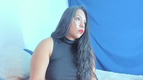 Snapshot of emiily15_ chatting on 01/27/25, 08:39 Emi online show from 01/27/25, 08:39