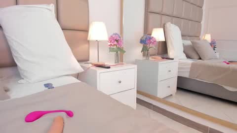 EMILY ROBERTS online show from 03/07/25, 06:24