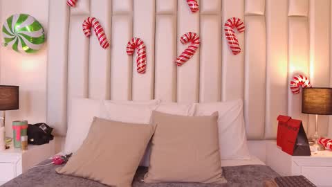 EMILY ROBERTS online show from 12/15/25, 03:11