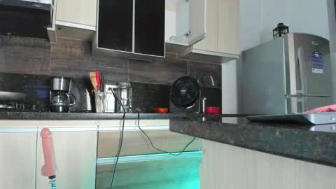 Emi Rose online show from 04/25/26, 10:29