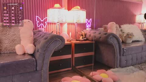 Emily online show from 01/09/25, 01:02