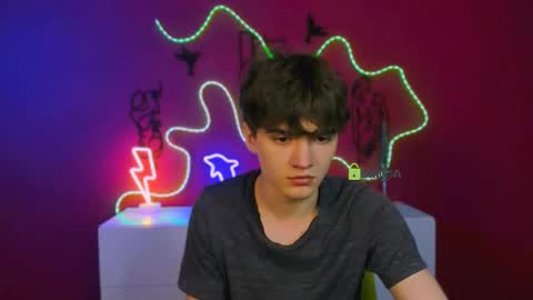 emil_lucky online show from 04/22/26, 06:53