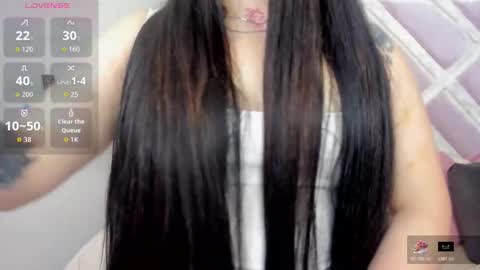 Snapshot of emilayton_ chatting on 10/18/25, 06:30 emilayton_ online show from 10/18/25, 06:30