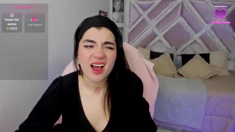 emilayton_ online show from 11/03/25, 09:38