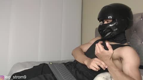 emile_239 online show from 02/25/25, 03:52